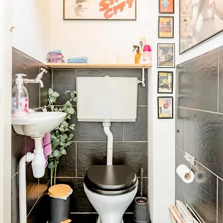 Cozy Private In Shared Apartment, Close To And Center דירה